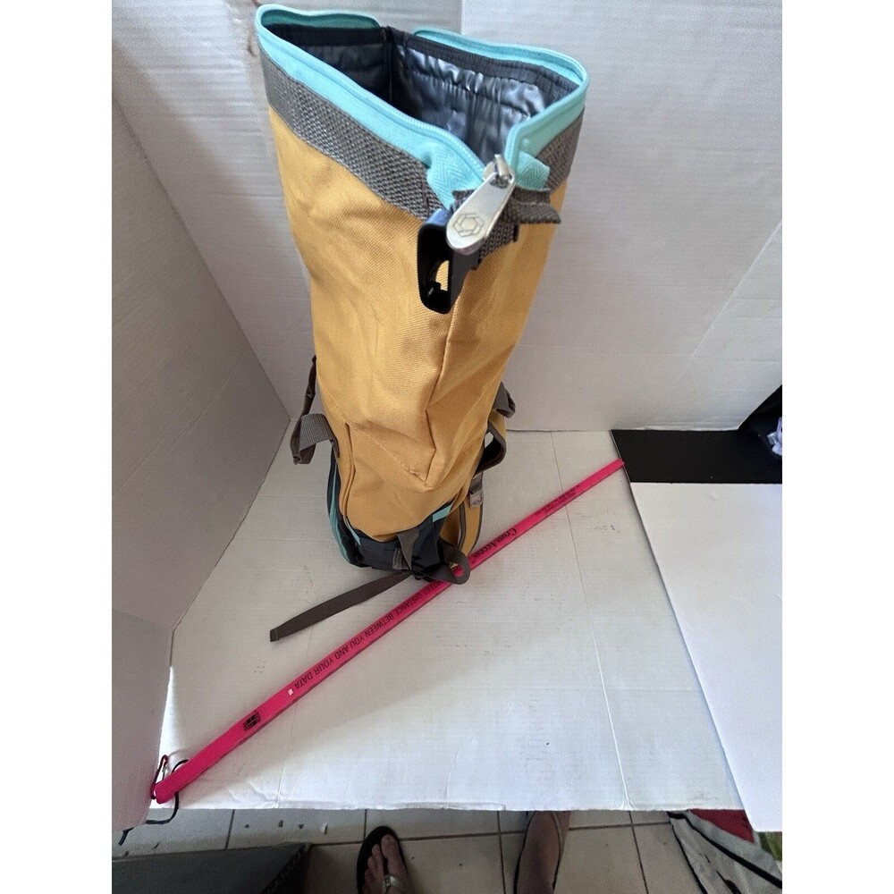 Subaru Insulated back pack NWOT - Picture 12 of 16